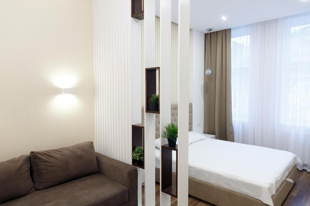 Charming Apartment In The City Center 利沃夫 外观 照片